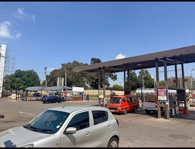 2,850M² SERVICE STATION FOR SALE IN LA ROCHELLE